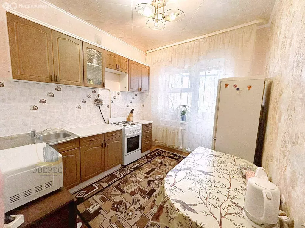 2-комнатная квартира: Новый Уренгой, улица Геологоразведчиков, 12А (61 ... - Фото 1