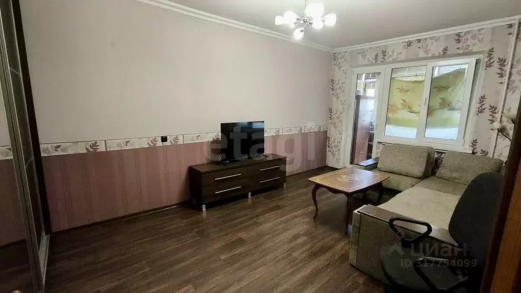2-к кв. Крым, Симферополь ул. Героев Сталинграда (50.0 м) - Фото 0