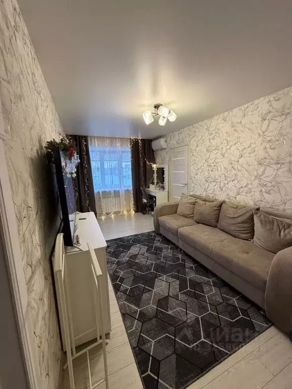 2-к кв. Омская область, Омск Революционная ул., 20 (40.2 м) - Фото 1