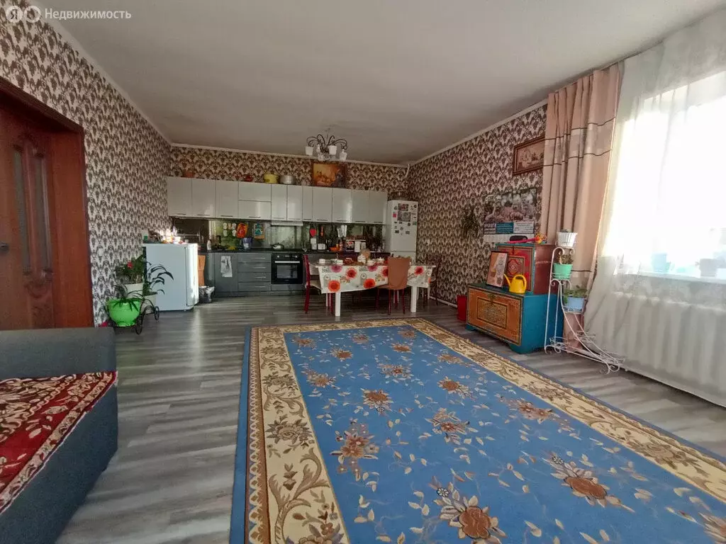 Дом в Кызыл, улица Эне-Сай (187 м) - Фото 2