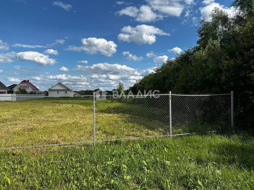 Участок в Марий Эл, Медведевский район, Сенькинское с/пос, д. Сенькино ... - Фото 1