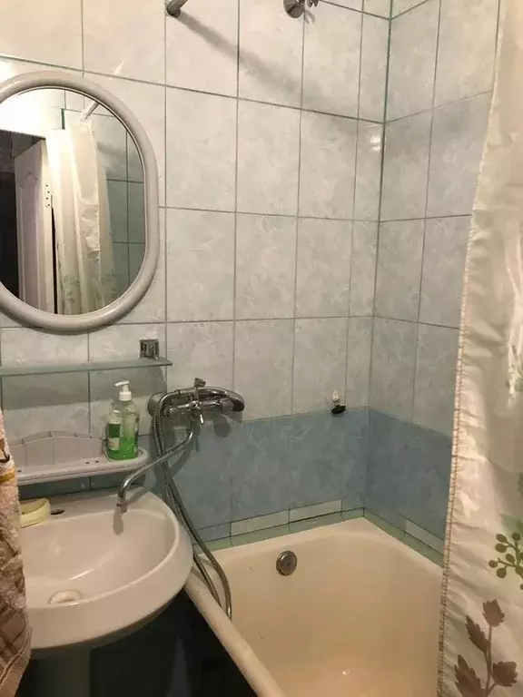 3-к кв. Ленинградская область, Тихвин 5-й мкр, 21 (65.0 м) - Фото 1