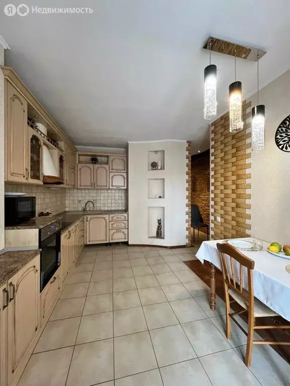 2-комнатная квартира: Омск, бульвар Архитекторов, 10 (69.4 м) - Фото 2