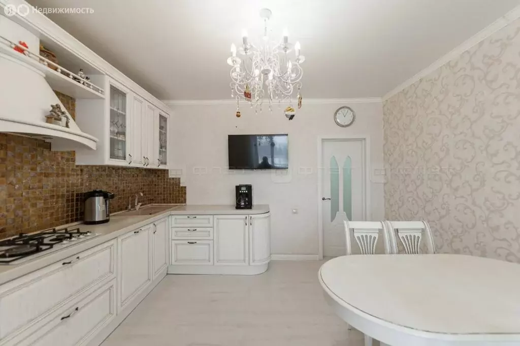 2-комнатная квартира: Казань, улица Патриса Лумумбы, 64 (94 м) - Фото 1