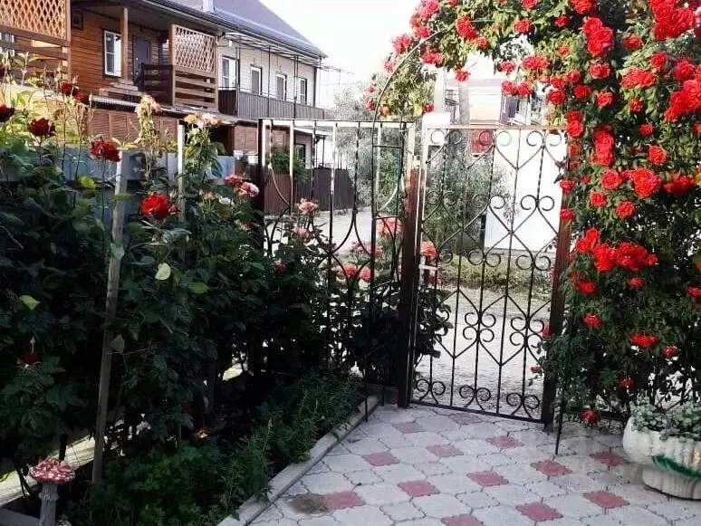 Дом в Краснодарский край, Темрюкский район, Голубицкое с/пос, ... - Фото 0