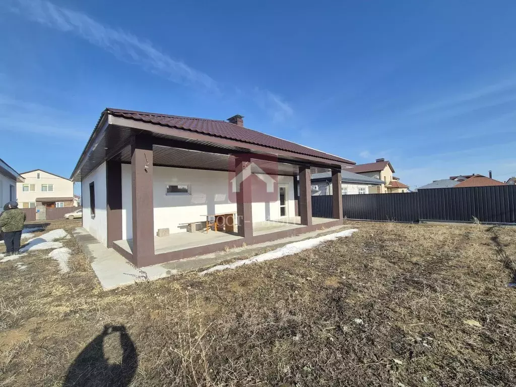 Дом в Саратовская область, с. Усть-Курдюм ул. Крайняя (120 м) - Фото 0