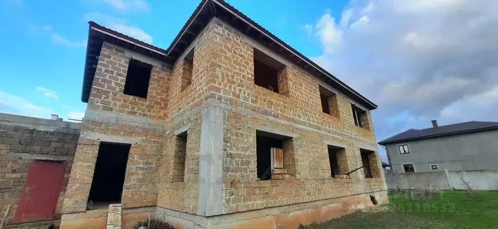 Дом в Крым, Сакский район, с. Орехово ул. Магистральная (305 м) - Фото 1