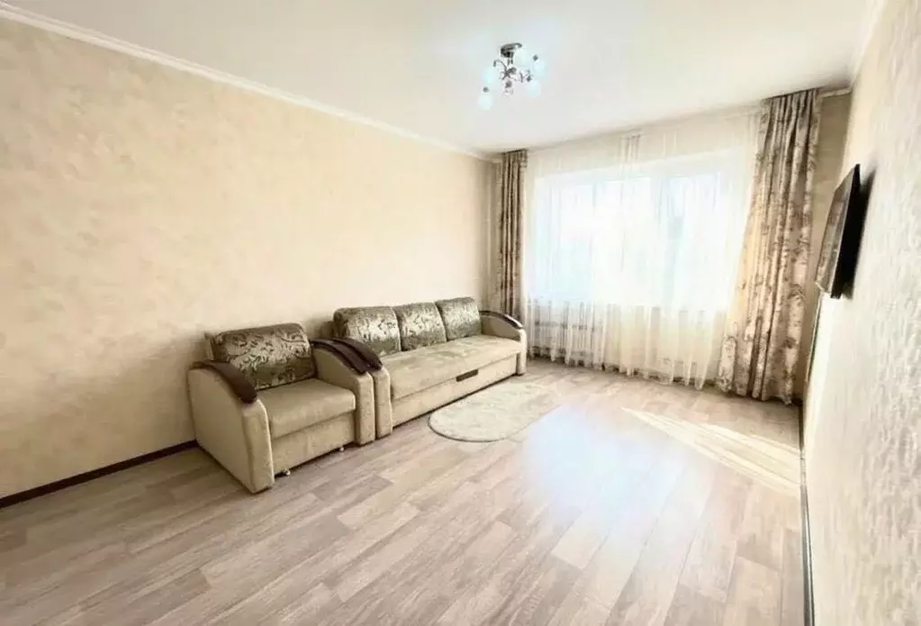 1-к кв. Татарстан, Казань ул. Юлиуса Фучика, 83 (37.2 м) - Фото 1