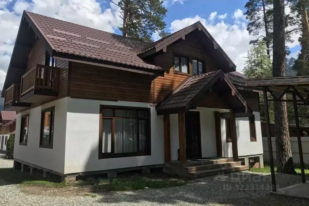 Дом в Карачаево-Черкесия, Зеленчукский район, с. Архыз ул. Банковская, ... - Фото 0