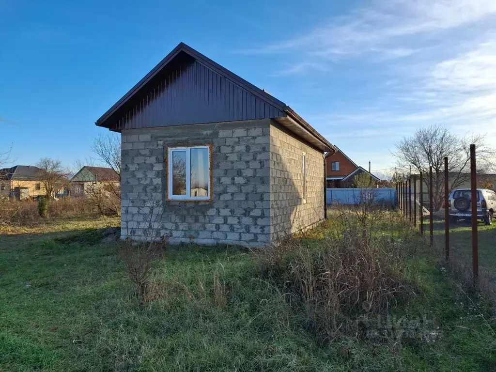 Дом в Краснодарский край, Абинск ул. Миловатского (33 м) - Фото 0