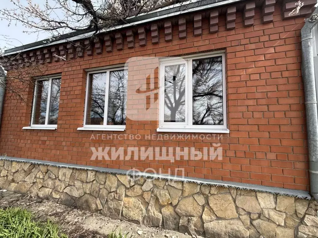 Дом в Саратовская область, Энгельс ул. Дзержинского, 39 (110 м) - Фото 1