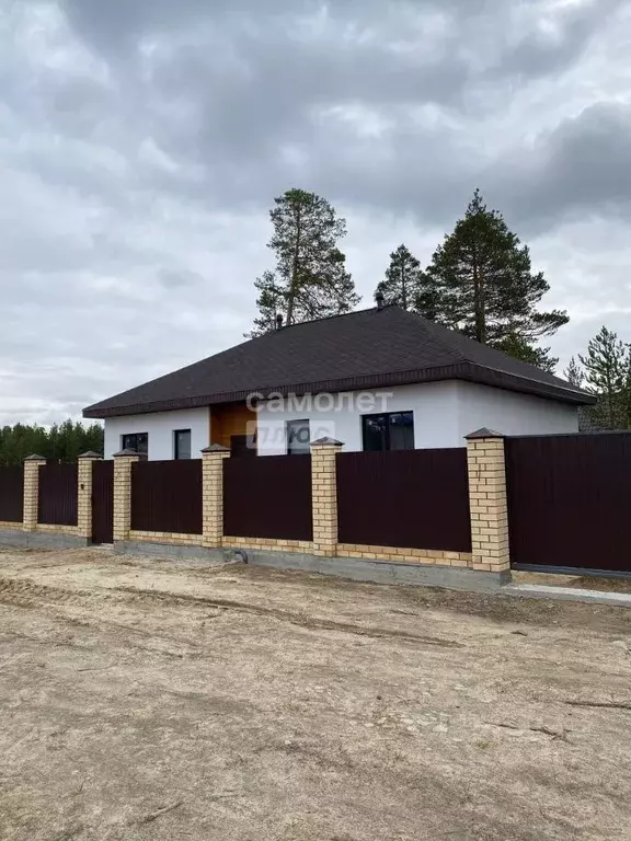 Дом в Ханты-Мансийский АО, Сургут ул. Профсоюзов, 11 (98 м) - Фото 1