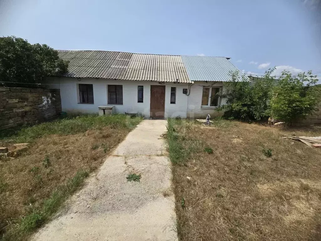 2-к кв. Крым, Сакский район, Митяевское с/пос, с. Журавли ул. 8 Марта ... - Фото 1