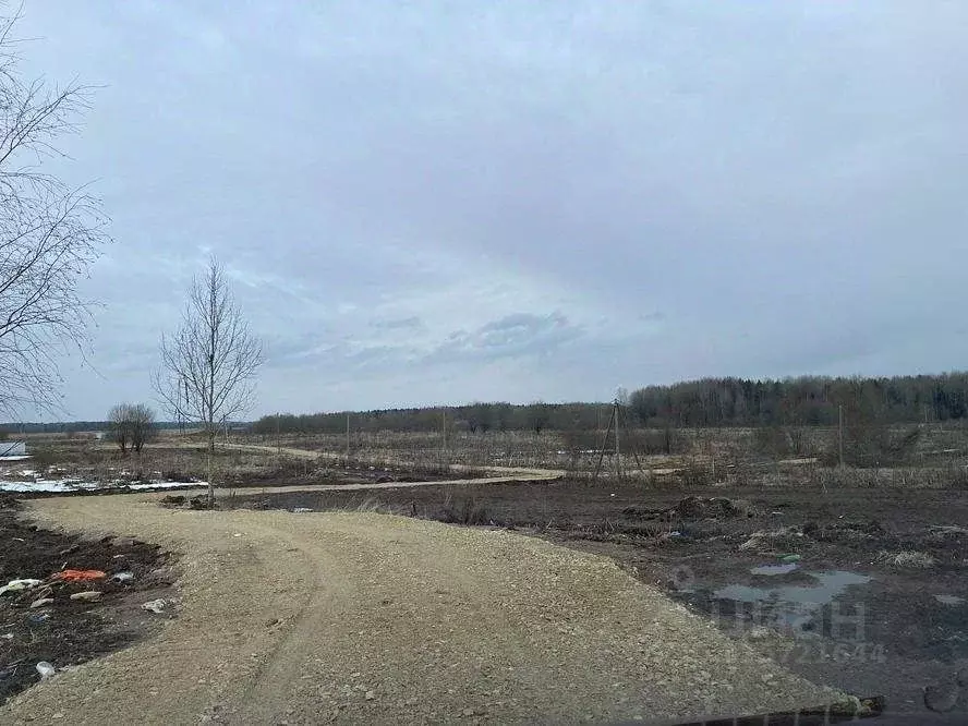 Участок в Ленинградская область, Киришский район, Пчевское с/пос, д. ... - Фото 1