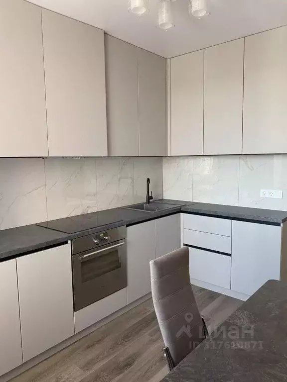 2-к кв. Алтайский край, Барнаул ул. Энтузиастов, 59 (55.0 м) - Фото 0
