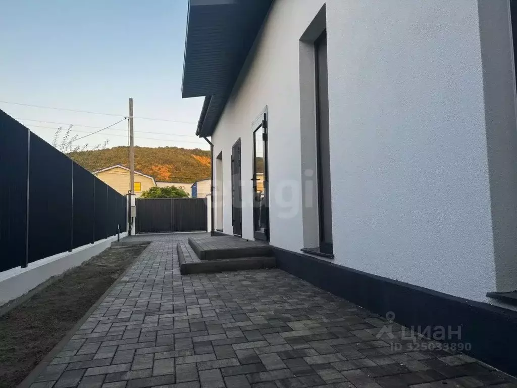 Дом в Краснодарский край, Геленджик городской округ, с. ... - Фото 1