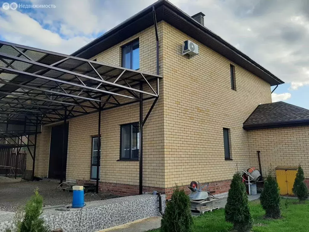 Дом в Смоленский муниципальный округ, деревня Быльники (260 м) - Фото 1
