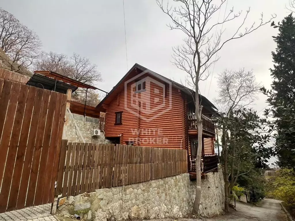 Дом в Крым, Алупка ул. Средняя, 11В (400 м) - Фото 1