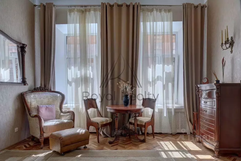 2-к кв. Санкт-Петербург Графский пер., 10/11Ж (75.0 м) - Фото 0