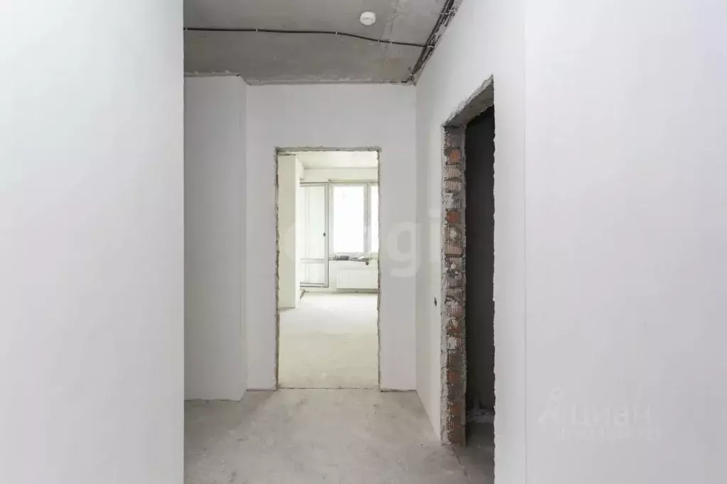 2-к кв. Тюменская область, Тюмень ул. Монтажников, 36 (65.5 м) - Фото 1