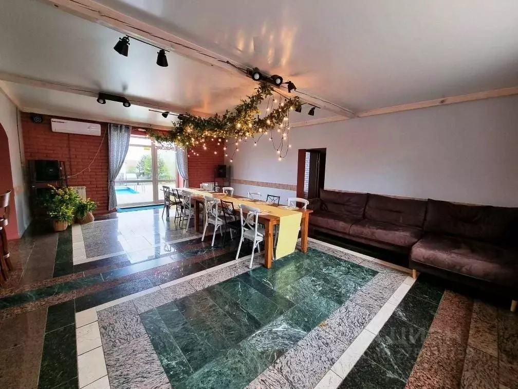 Дом в Красноярский край, Красноярск городской округ, д. Бугачево ул. ... - Фото 1