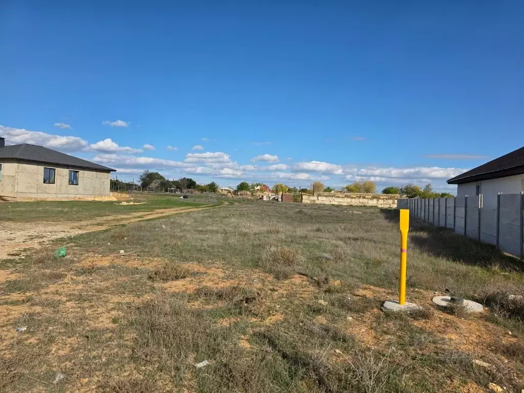 Участок в Крым, Сакский район, Суворовское с/пос, с. Великое ул. ... - Фото 1