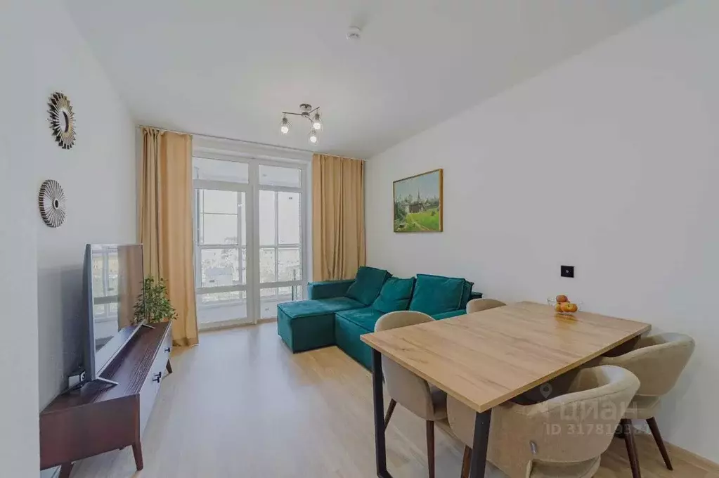 3-к кв. Свердловская область, Екатеринбург ул. Победы, 102 (81.0 м) - Фото 1