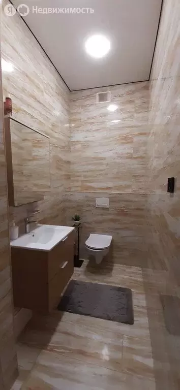 3-комнатная квартира: Ижевск, улица Максима Горького, 151 (70 м) - Фото 1