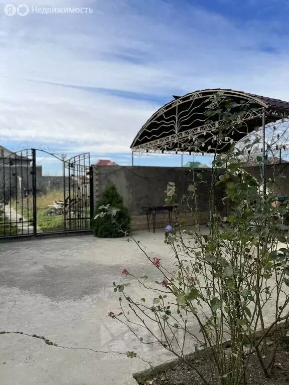 Дом в Каспийск, СНТ Колос, улица 8-я Линия, 4 (250 м) - Фото 1