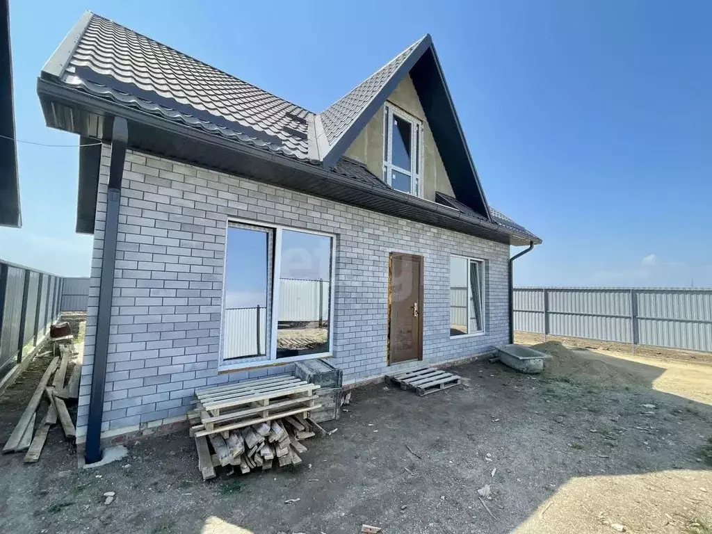 Дом в Краснодарский край, Ейск Ивановская ул. (100 м) - Фото 0