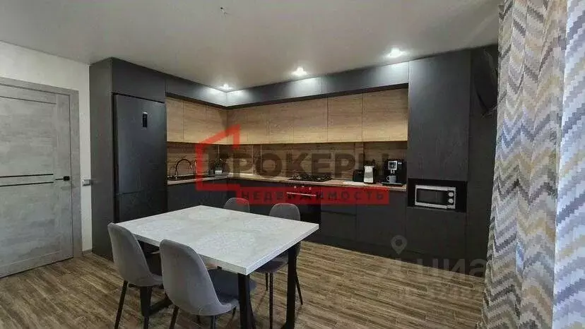 2-к кв. Севастополь ул. Симонок, 55Б (62.5 м) - Фото 1