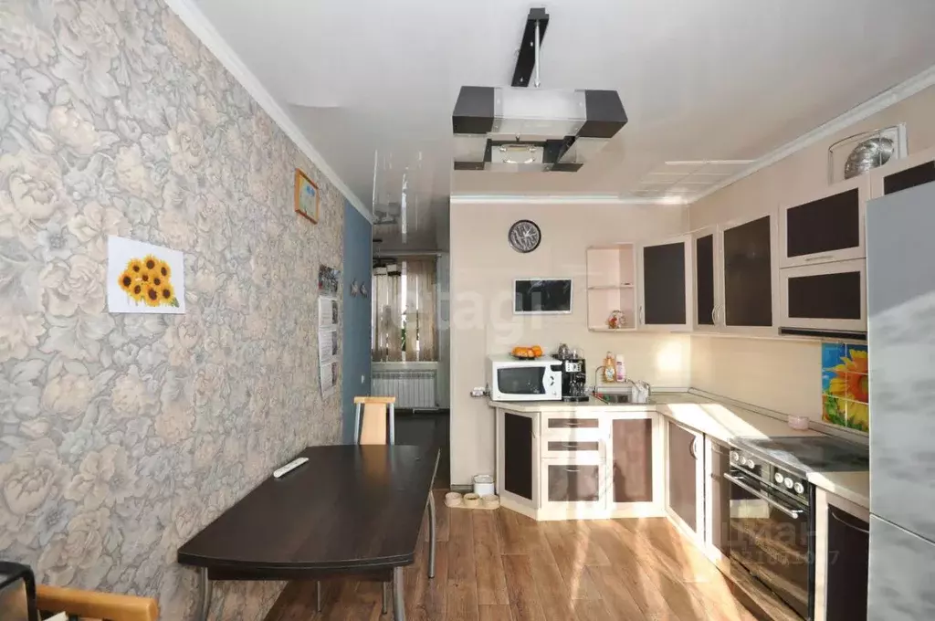 3-к кв. Сахалинская область, Южно-Сахалинск ул. 1-я Октябрьская, 80 ... - Фото 1