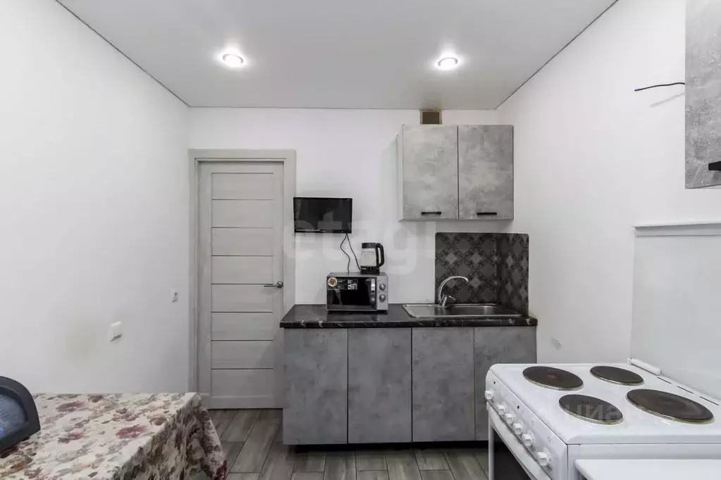 4-к кв. Тюменская область, Тюмень Заречный проезд, 31 (83.0 м) - Фото 1