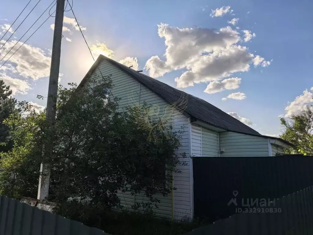 Дом в Белгородская область, Старооскольский городской округ, с. ... - Фото 1