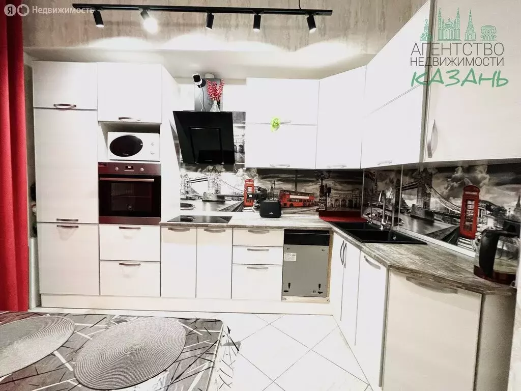 3-комнатная квартира: Казань, улица Максимова, 37Б (78.6 м) - Фото 1