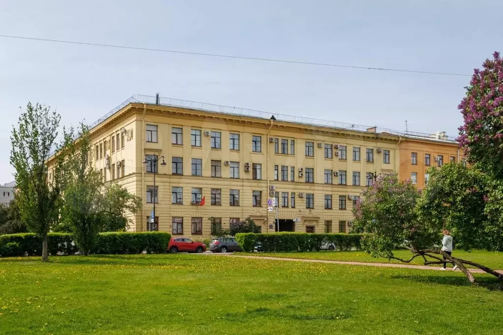Продажа помещения с з/у - Фото 0