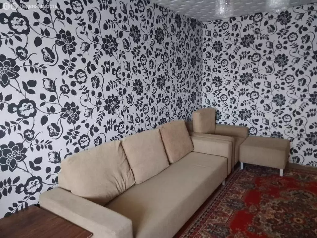 1-комнатная квартира: Мыски, улица Серафимовича, 12 (30 м) - Фото 1