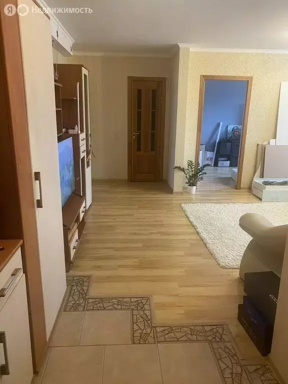 3-комнатная квартира: Калининград, улица Толбухина, 6 (68 м) - Фото 0