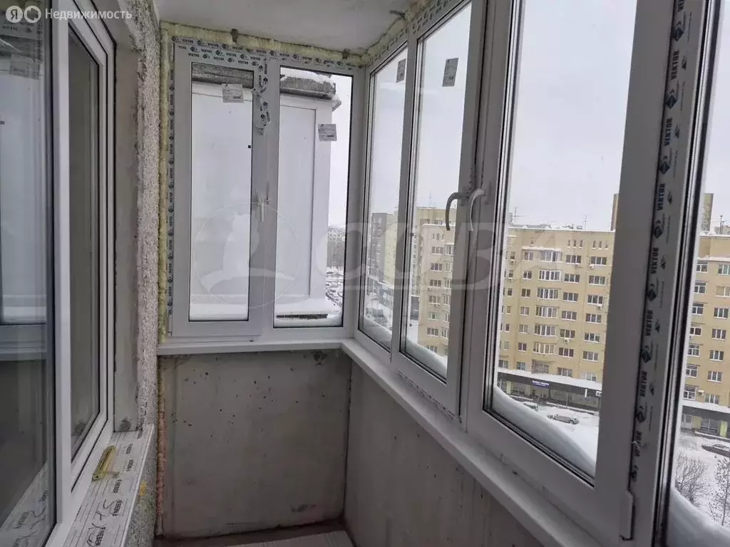 3-комнатная квартира: Тюмень, улица Пермякова, 65 (75.5 м) - Фото 1