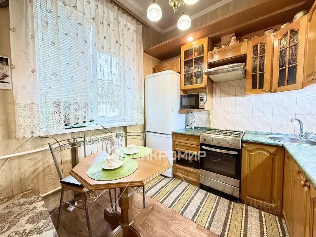 2-к кв. Брянская область, Брянск ул. Дзержинского, 3 (51.8 м) - Фото 1