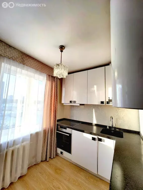 3-комнатная квартира: Уфа, улица Лётчиков, 5 (62 м) - Фото 1