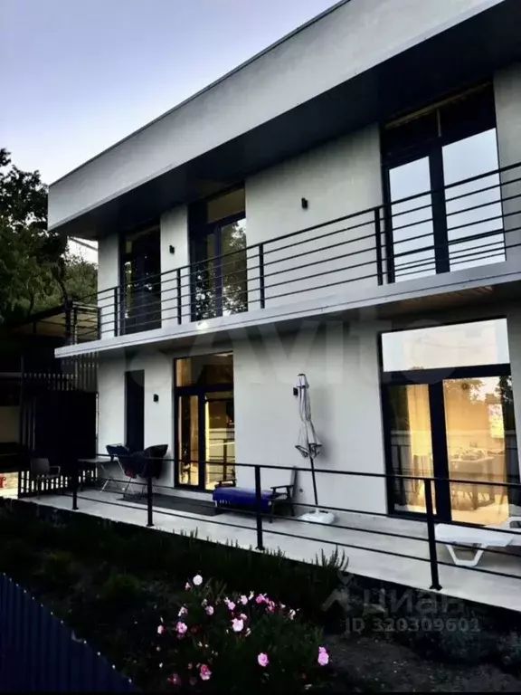 Дом в Крым, Ялта муниципальный округ, Восход пгт ул. Ясная, 16 (150 м) - Фото 1