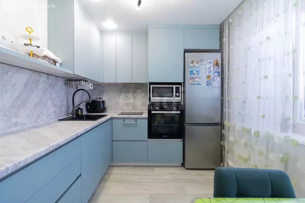 2-комнатная квартира: Тюмень, улица Валентины Трофимовой, 12 (56.3 м) - Фото 2