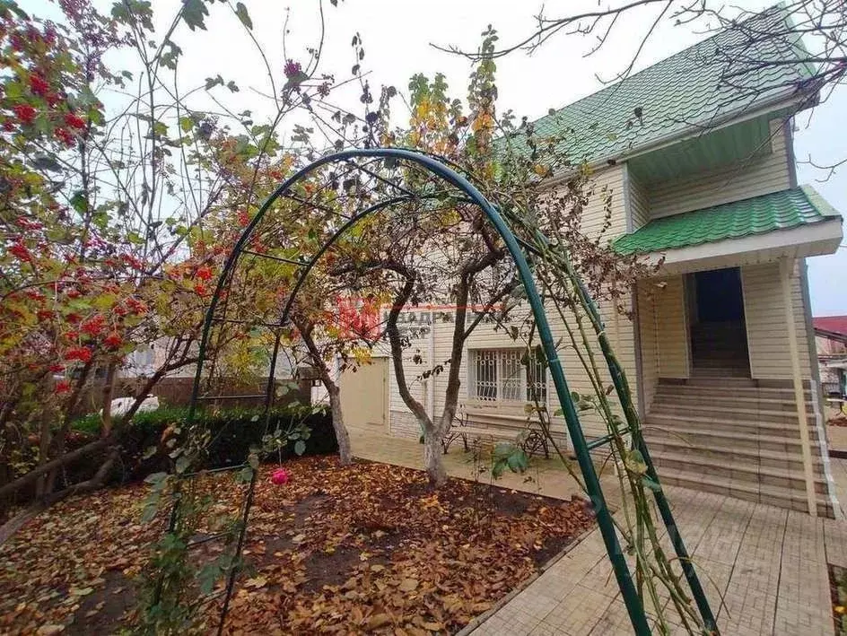 Дом в Белгородская область, Старый Оскол Летная ул. (170 м) - Фото 1
