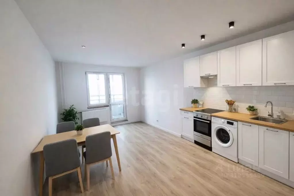 3-к кв. Кировская область, Киров ул. Анжелия Михеева, 16 (70.5 м) - Фото 1