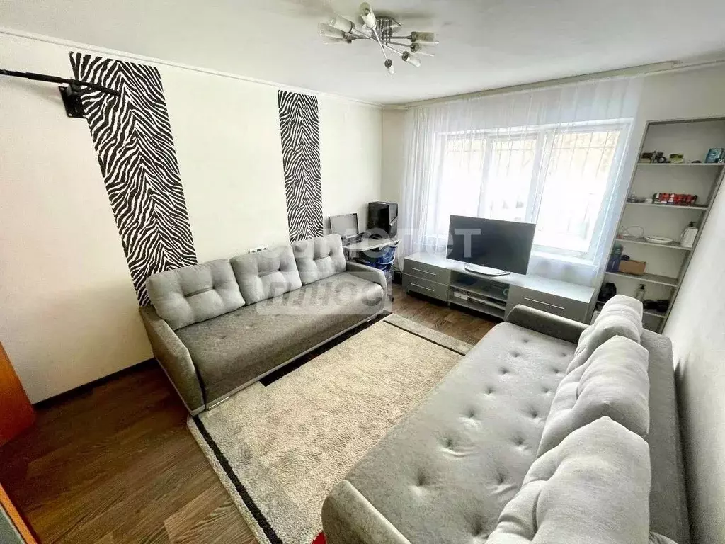 2-к кв. Омская область, Омск ул. 70 лет Октября, 10/2 (58.0 м) - Фото 2