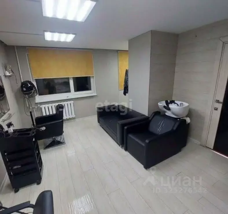 Офис в Свердловская область, Екатеринбург ул. Уральская, 60 (29 м) - Фото 1