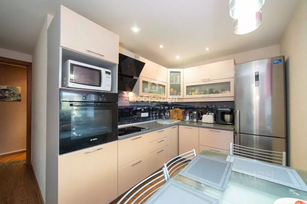 4-к кв. Свердловская область, Екатеринбург ул. Победы, 37 (80.6 м) - Фото 1