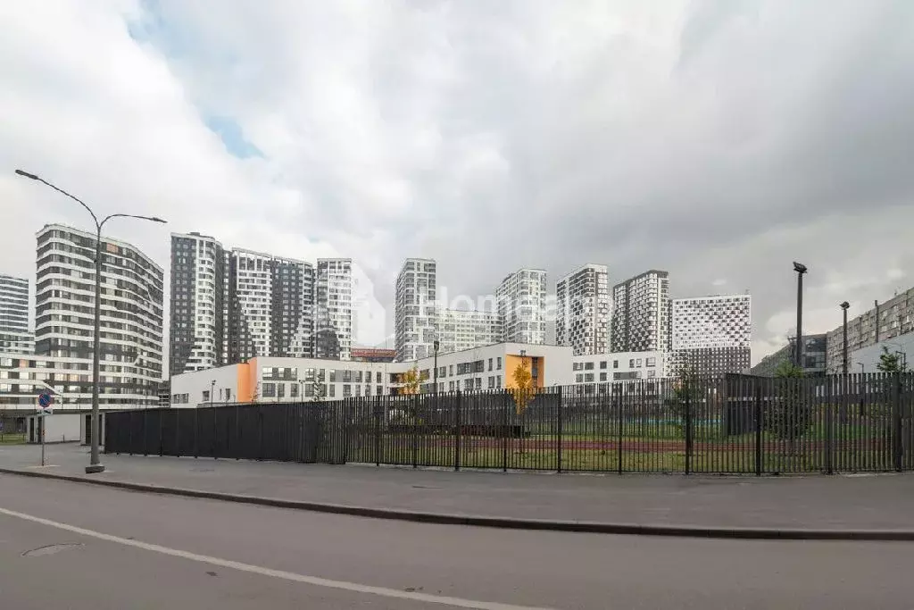 Продается 4-комнатная квартира - Фото 2