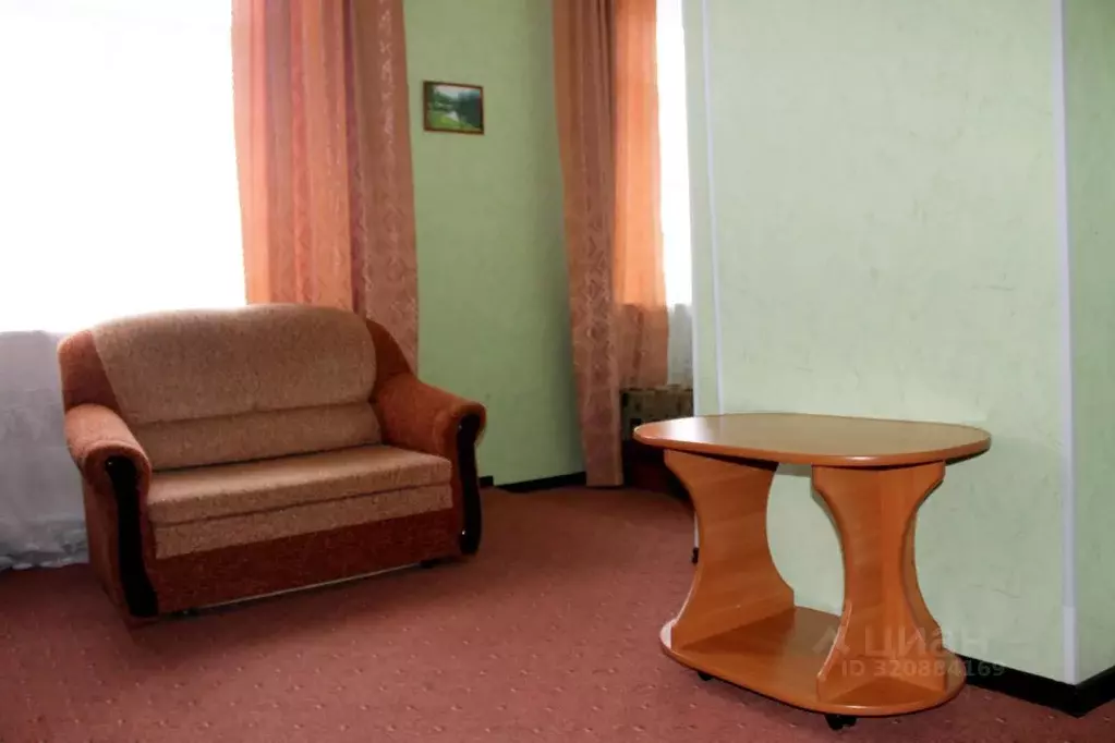 Комната Псковская область, Псков Октябрьский просп., 36 (17.0 м) - Фото 1